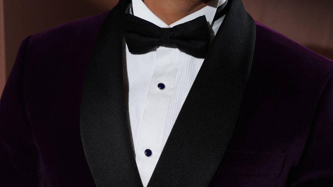 How to Choose the Right Fabric for Your Three-Piece Suit on All Occasions?