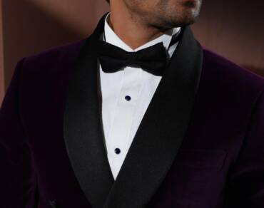 How to Choose the Right Fabric for Your Three-Piece Suit on All Occasions?