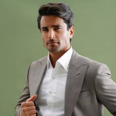 5 Fashion Ideas to Style Your Bespoke Linen Suit