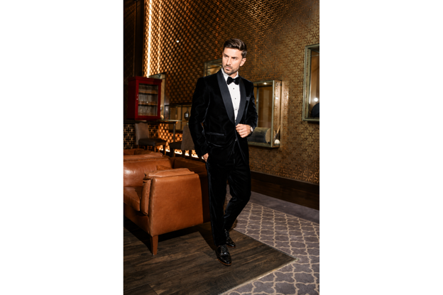 wedding suits for groom Dubai